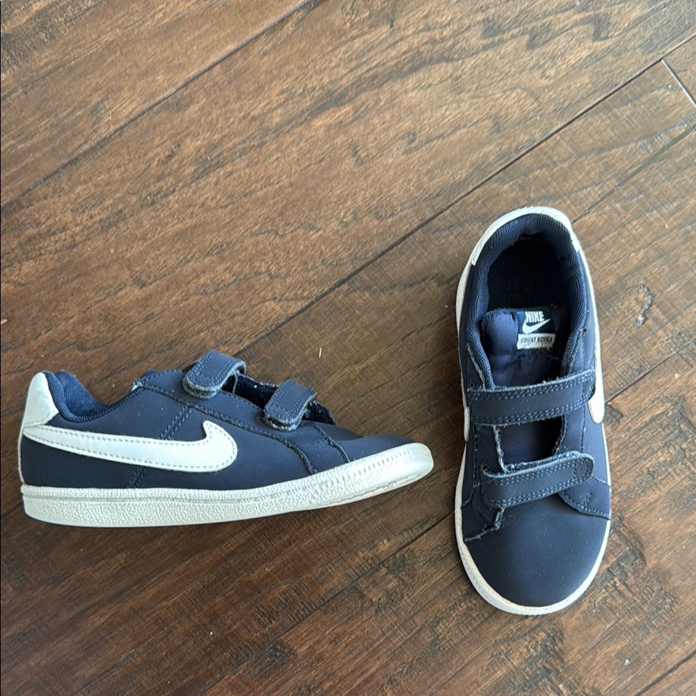 Nike Kids Court Royale Navy Blue and White Sneakers Size 10